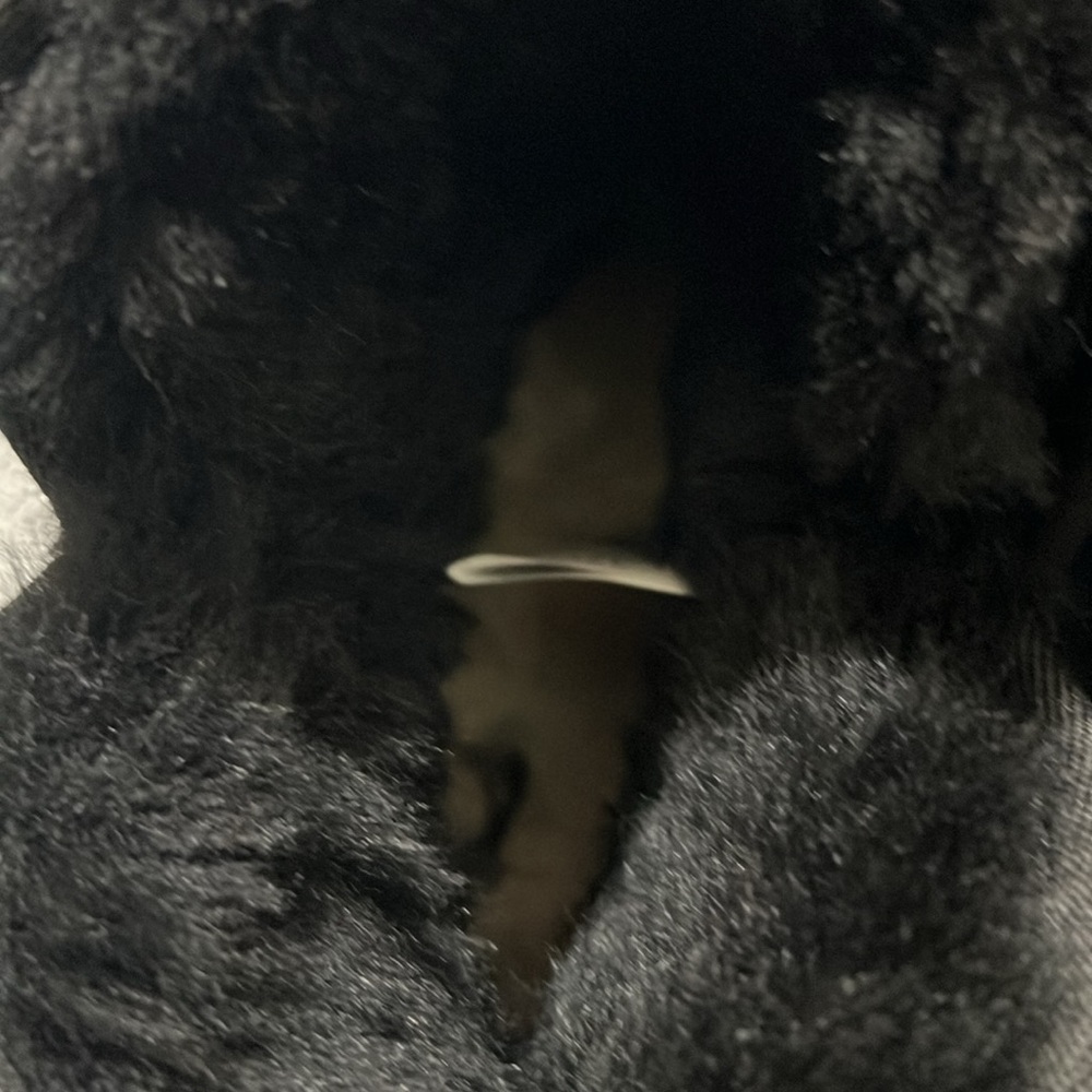 NWOT Kirkland Signature Ladies' Shearling Boot - Picture 9 of 14